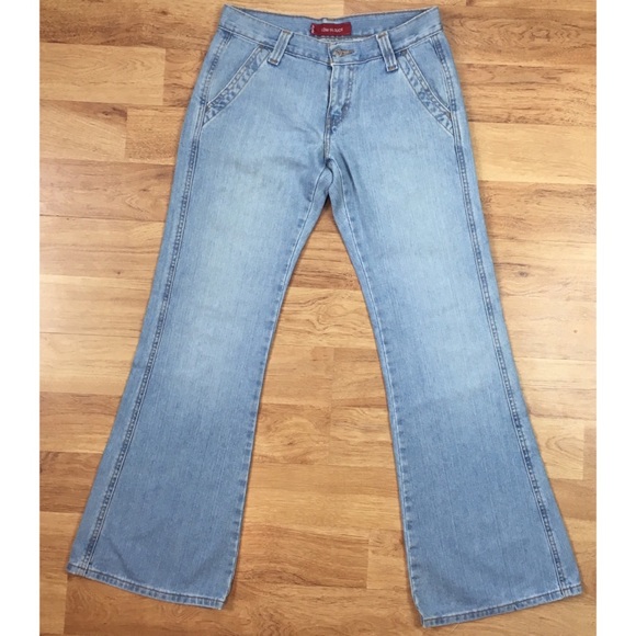 Levi's Denim - Levis Low Slouch Flare Leg Size 5 Jr M (31W x 34L)